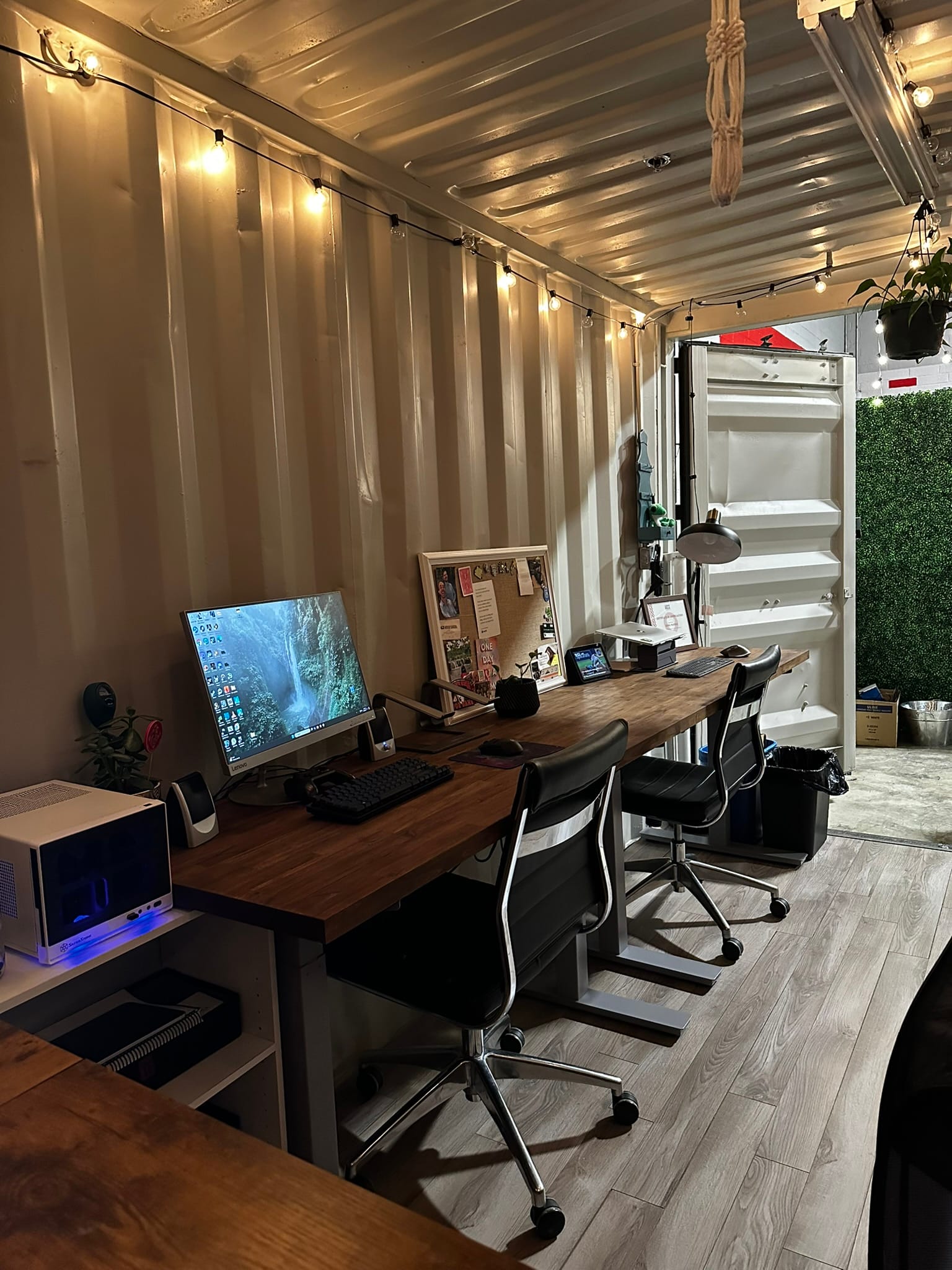 9B95E8F3-0EAF-4161-9BA7-D34F584B9BF0_1_102_o